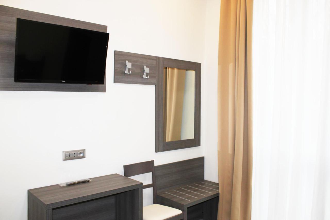 Hotel Metropoli Milano Esterno foto