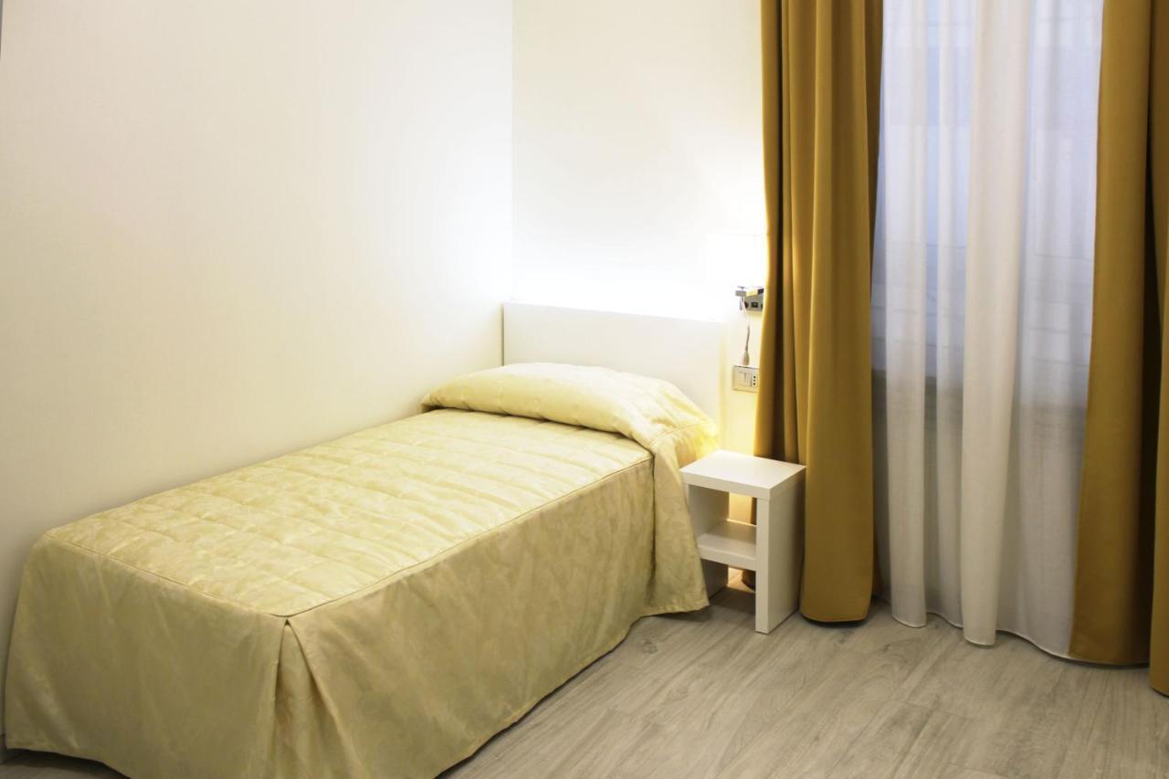 Hotel Metropoli Milano Esterno foto