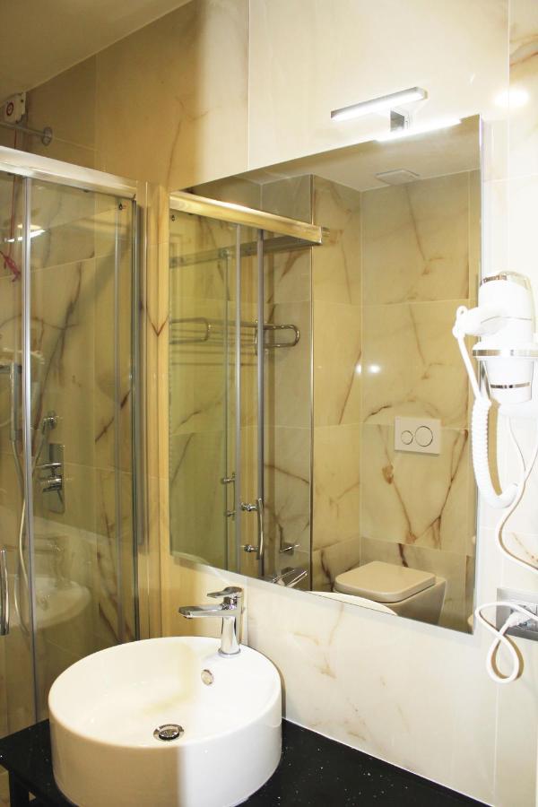 Hotel Metropoli Milano Esterno foto