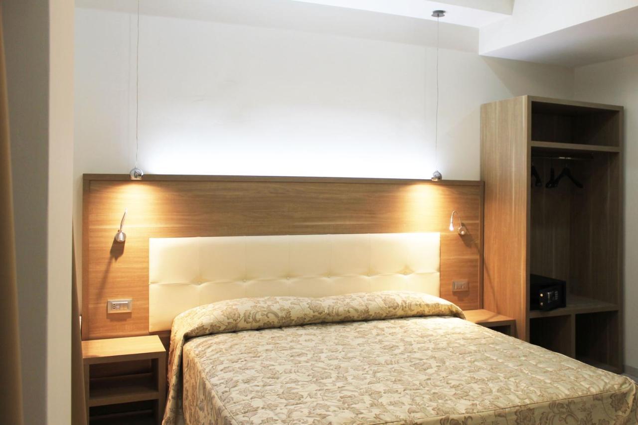 Hotel Metropoli Milano Esterno foto