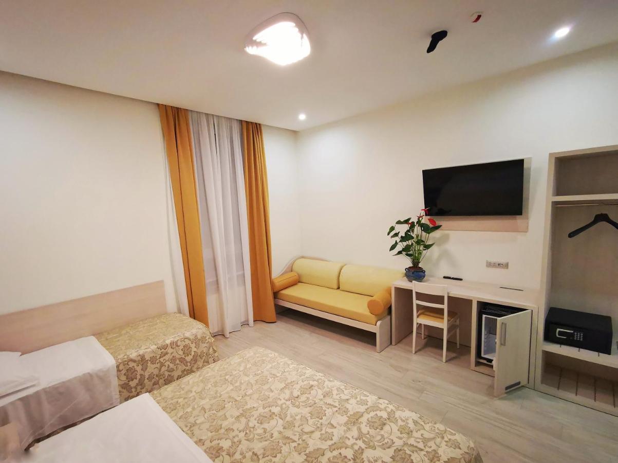 Hotel Metropoli Milano Esterno foto