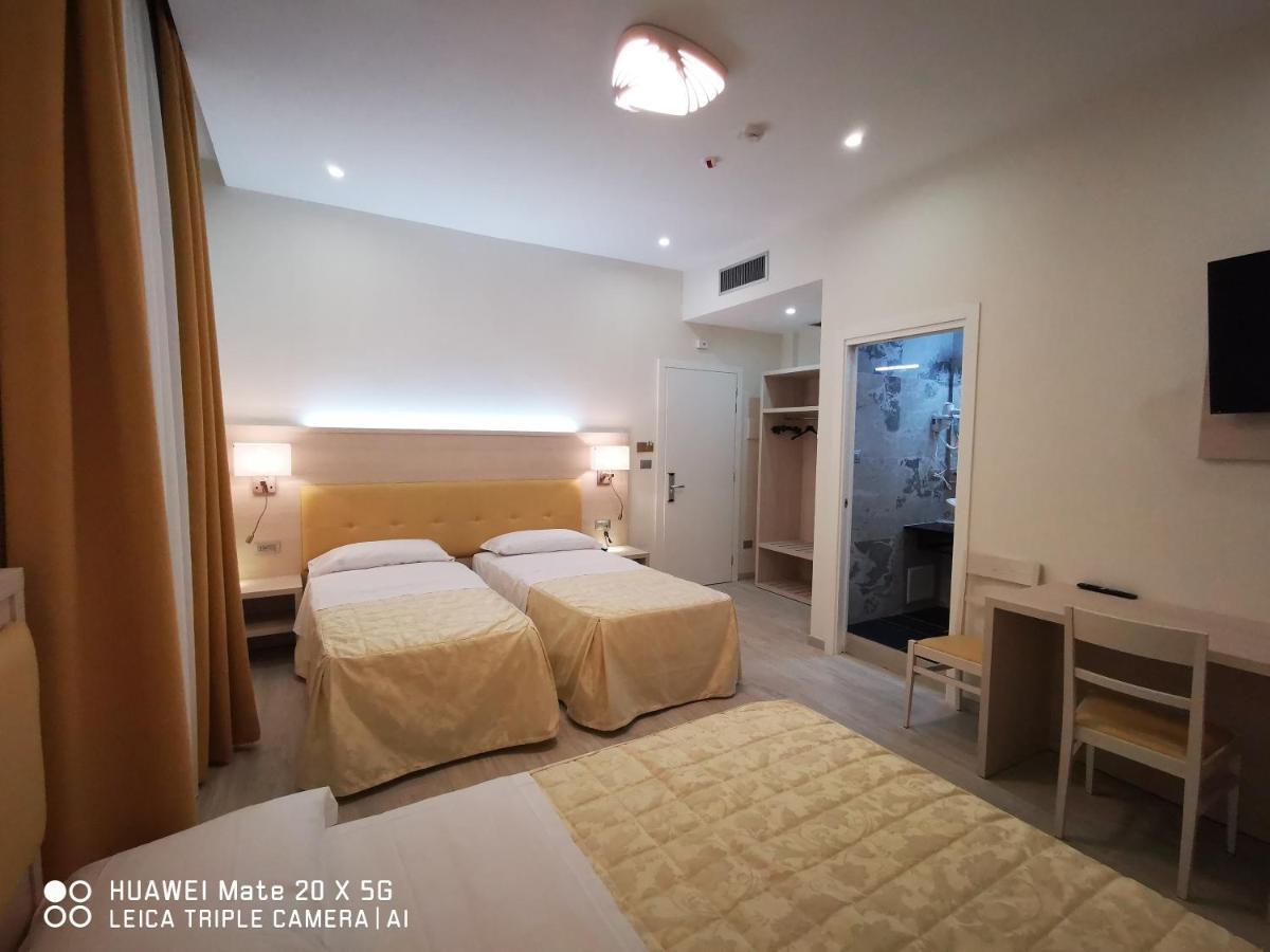 Hotel Metropoli Milano Esterno foto